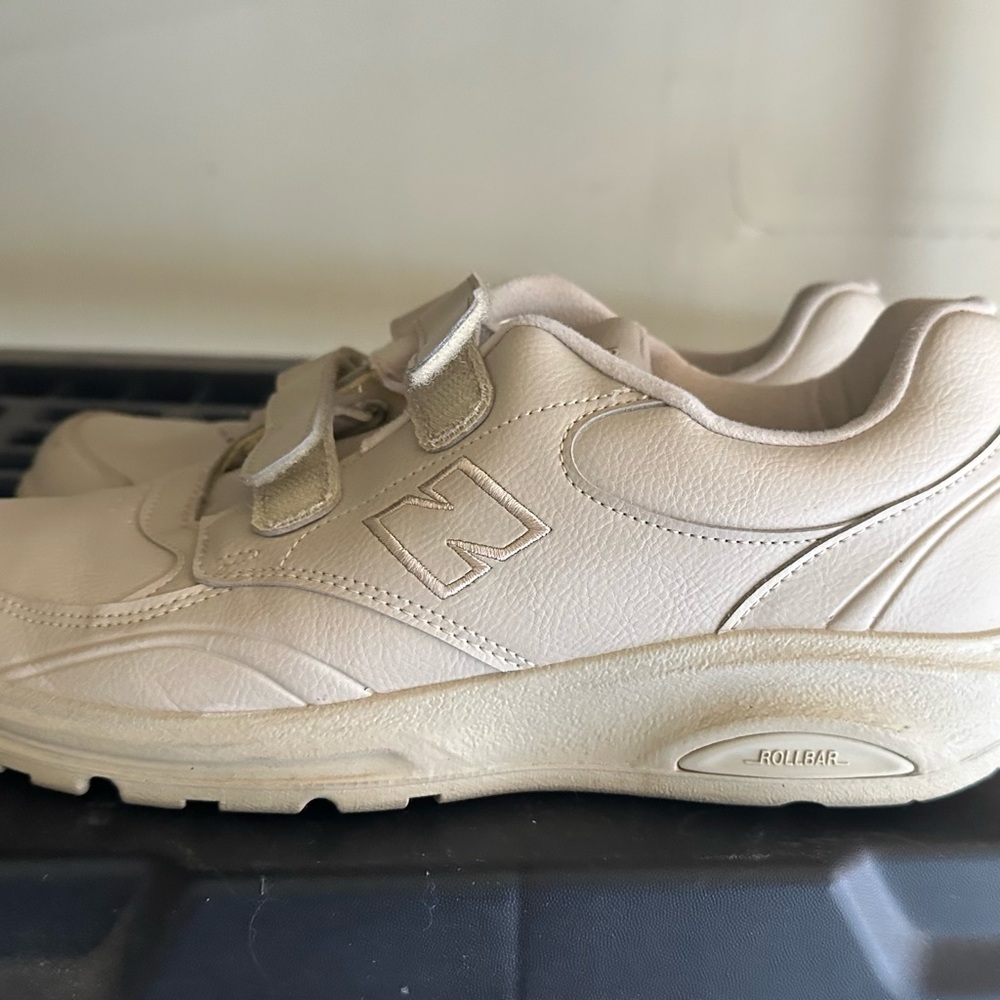 New Balance Men's 577 V1 Hook and Loop Walking Shoe